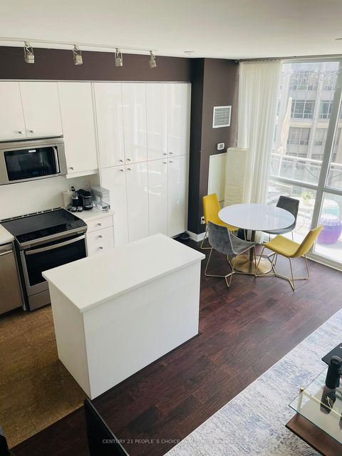 Photo 10 at 703 - 225 Webb Drive, City Centre, Mississauga