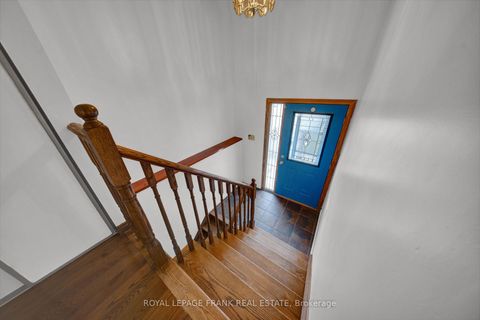 Photo 7 at 2 Fairbairn Court S, Bowmanville, Clarington