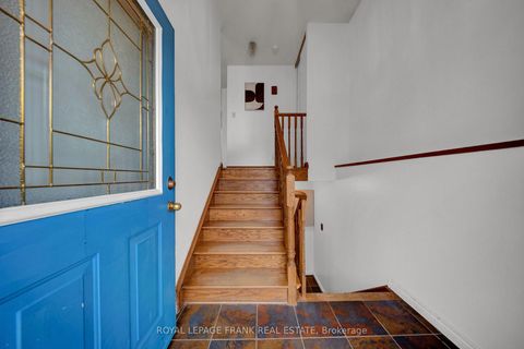 Photo 8 at 2 Fairbairn Court S, Bowmanville, Clarington