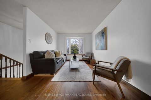 Photo 9 at 2 Fairbairn Court S, Bowmanville, Clarington