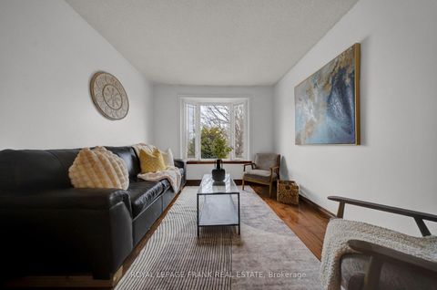 Photo 11 at 2 Fairbairn Court S, Bowmanville, Clarington