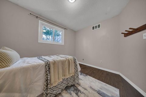 Photo 22 at 2 Fairbairn Court S, Bowmanville, Clarington