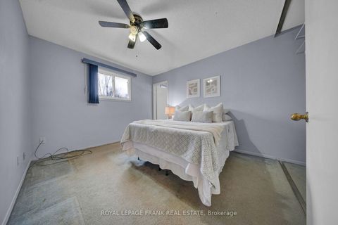 Photo 24 at 2 Fairbairn Court S, Bowmanville, Clarington