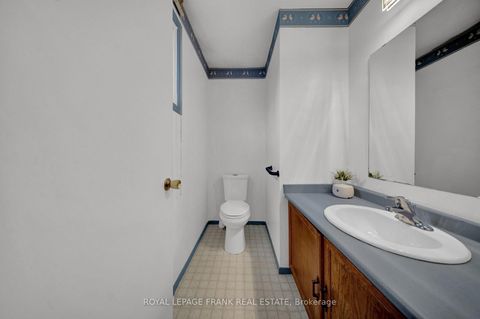 Photo 26 at 2 Fairbairn Court S, Bowmanville, Clarington