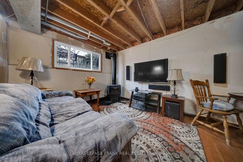 Photo 30 at 2 Fairbairn Court S, Bowmanville, Clarington