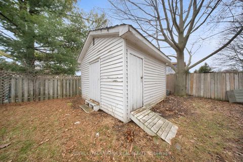 Photo 42 at 2 Fairbairn Court S, Bowmanville, Clarington