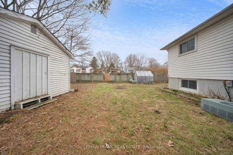 Photo 44 at 2 Fairbairn Court S, Bowmanville, Clarington