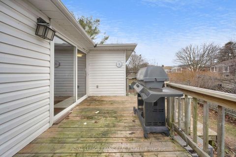 Photo 46 at 2 Fairbairn Court S, Bowmanville, Clarington