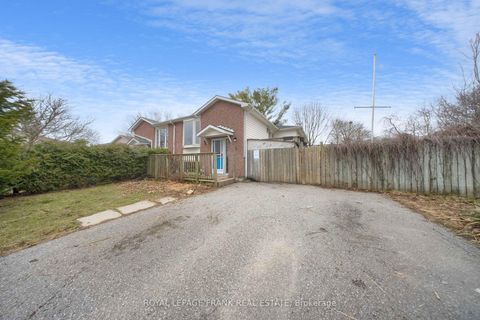Photo 47 at 2 Fairbairn Court S, Bowmanville, Clarington