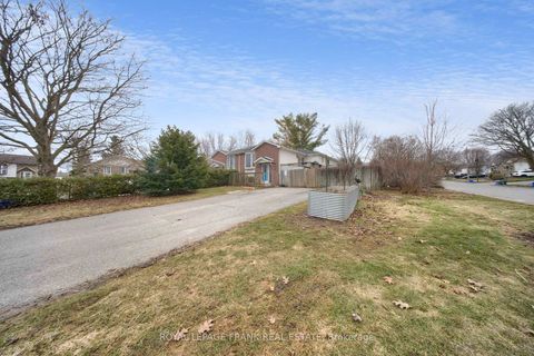 Photo 49 at 2 Fairbairn Court S, Bowmanville, Clarington