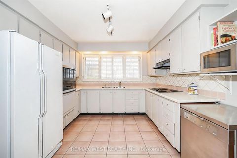 Photo 2 at 47 Saint Georges Road, Humber Valley, Toronto