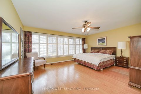 Photo 6 at 47 Saint Georges Road, Humber Valley, Toronto