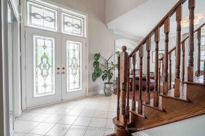 Photo 2 at 3220 SORRENTO Crescent, Alton, Burlington