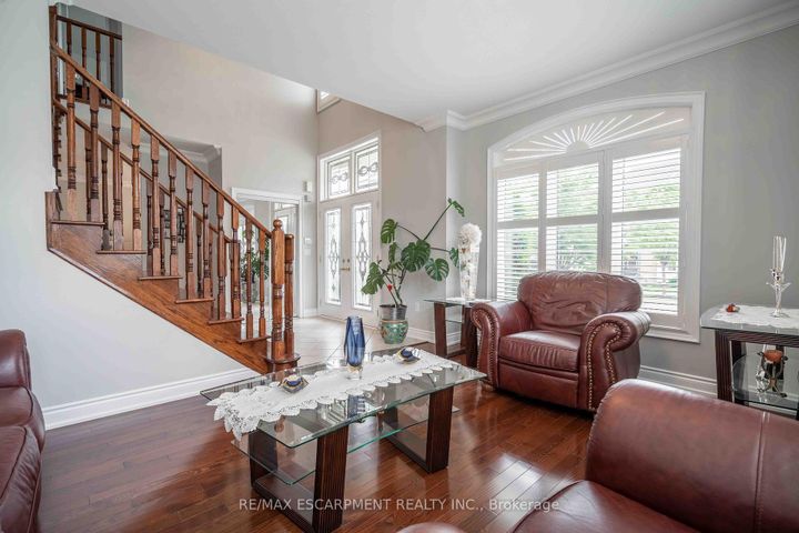 Photo 6 at 3220 SORRENTO Crescent, Alton, Burlington