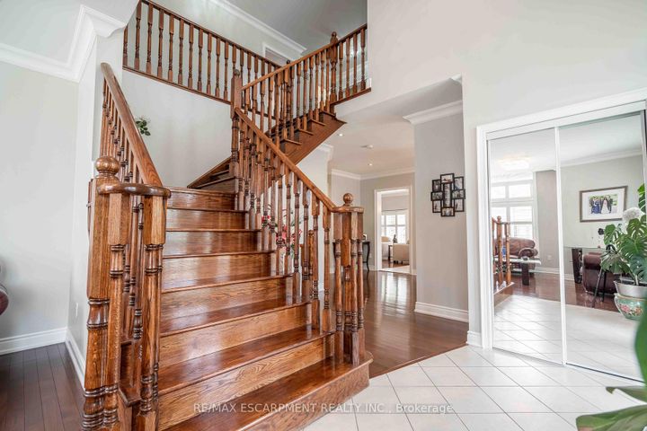 Photo 8 at 3220 SORRENTO Crescent, Alton, Burlington