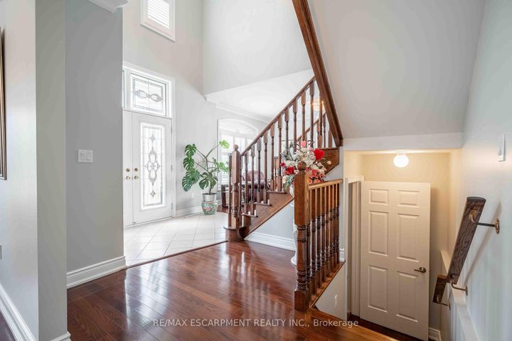 Photo 9 at 3220 SORRENTO Crescent, Alton, Burlington
