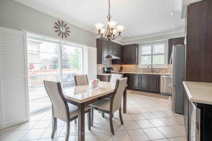 Photo 13 at 3220 SORRENTO Crescent, Alton, Burlington