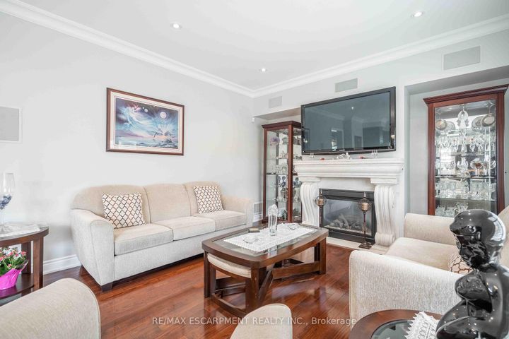 Photo 20 at 3220 SORRENTO Crescent, Alton, Burlington
