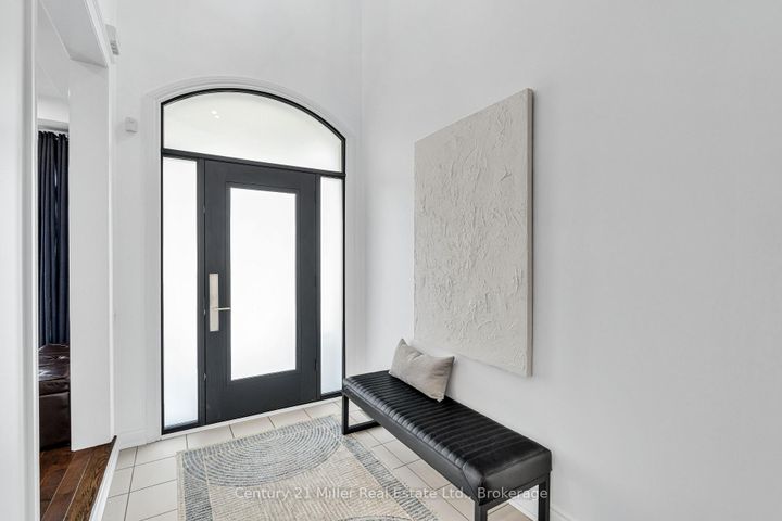 Photo 3 at 202 Innville Crescent, BR Bronte, Oakville