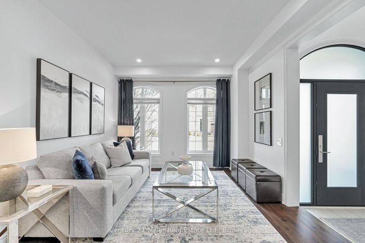 Photo 4 at 202 Innville Crescent, BR Bronte, Oakville