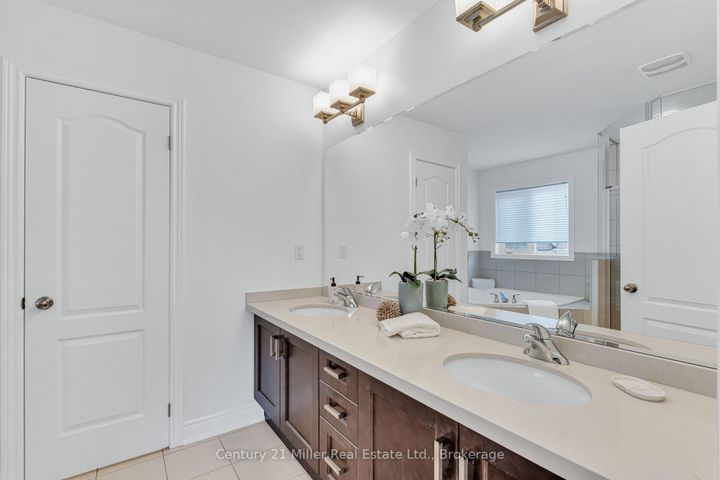 Photo 22 at 202 Innville Crescent, BR Bronte, Oakville