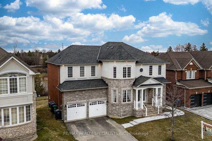 Photo 1 at 85 Bloomsbury Avenue, Vales of Castlemore, Brampton