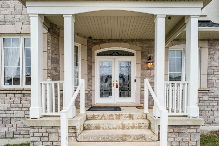 Photo 2 at 85 Bloomsbury Avenue, Vales of Castlemore, Brampton