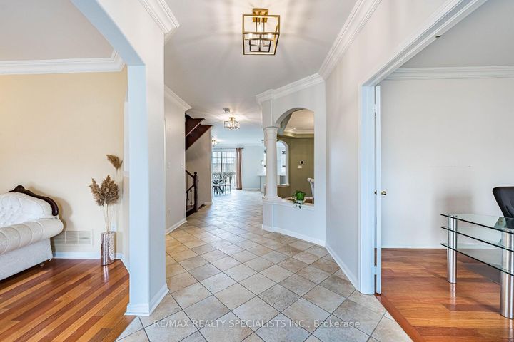 Photo 4 at 85 Bloomsbury Avenue, Vales of Castlemore, Brampton