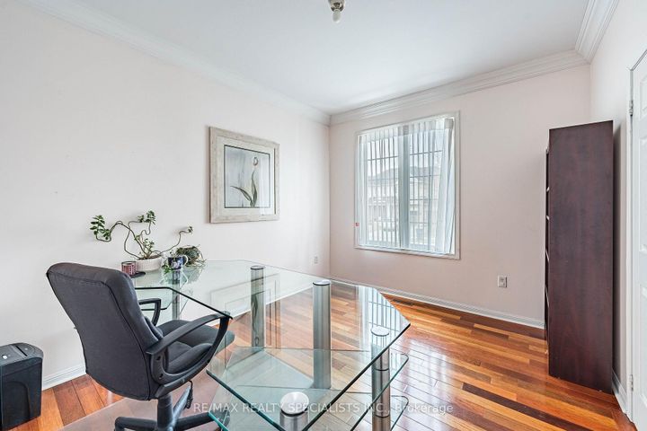 Photo 7 at 85 Bloomsbury Avenue, Vales of Castlemore, Brampton