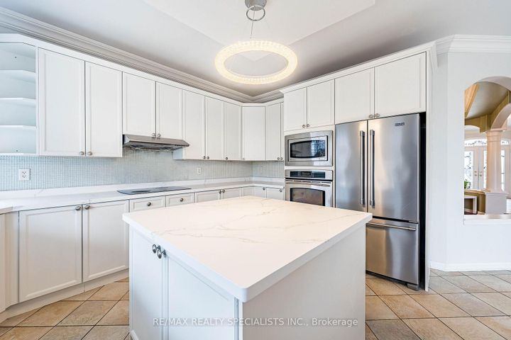 Photo 12 at 85 Bloomsbury Avenue, Vales of Castlemore, Brampton