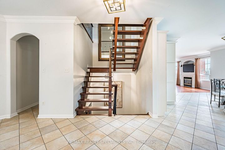 Photo 17 at 85 Bloomsbury Avenue, Vales of Castlemore, Brampton