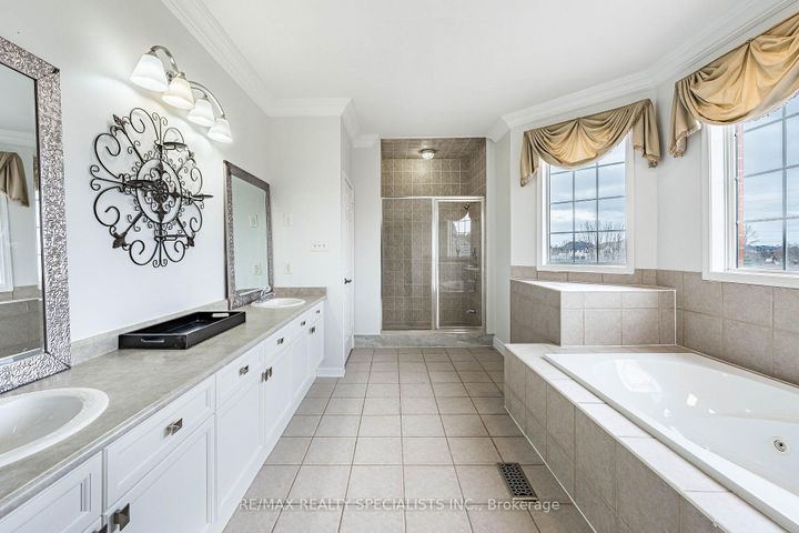 Photo 23 at 85 Bloomsbury Avenue, Vales of Castlemore, Brampton