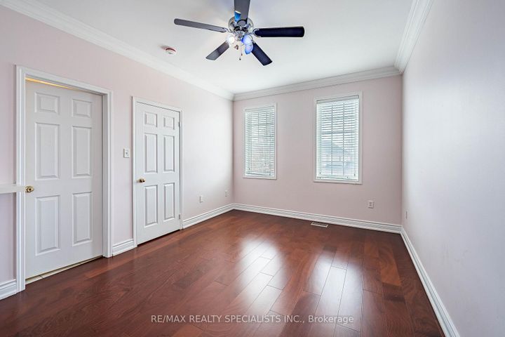 Photo 32 at 85 Bloomsbury Avenue, Vales of Castlemore, Brampton