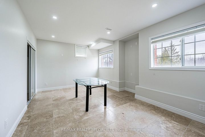 Photo 41 at 85 Bloomsbury Avenue, Vales of Castlemore, Brampton