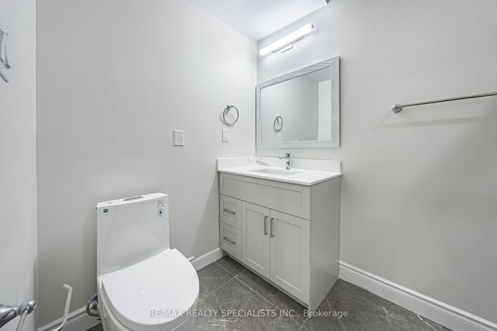 Photo 44 at 85 Bloomsbury Avenue, Vales of Castlemore, Brampton