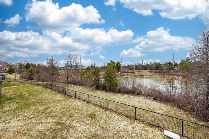 Photo 48 at 85 Bloomsbury Avenue, Vales of Castlemore, Brampton