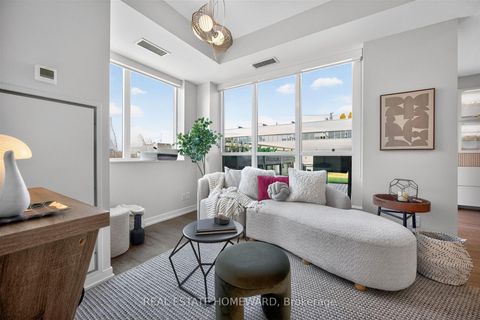 Photo 4 at 623 - 38 Howard Park Avenue, Roncesvalles, Toronto