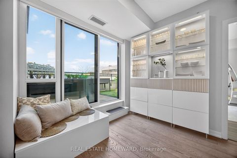 Photo 9 at 623 - 38 Howard Park Avenue, Roncesvalles, Toronto