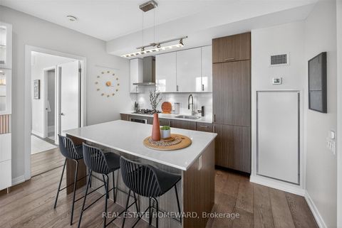 Photo 12 at 623 - 38 Howard Park Avenue, Roncesvalles, Toronto