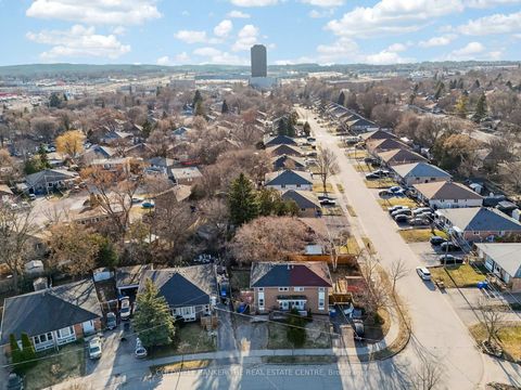 Photo 29 at 226 Septonne Avenue, London, Newmarket