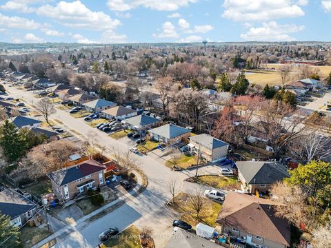 Photo 31 at 226 Septonne Avenue, London, Newmarket