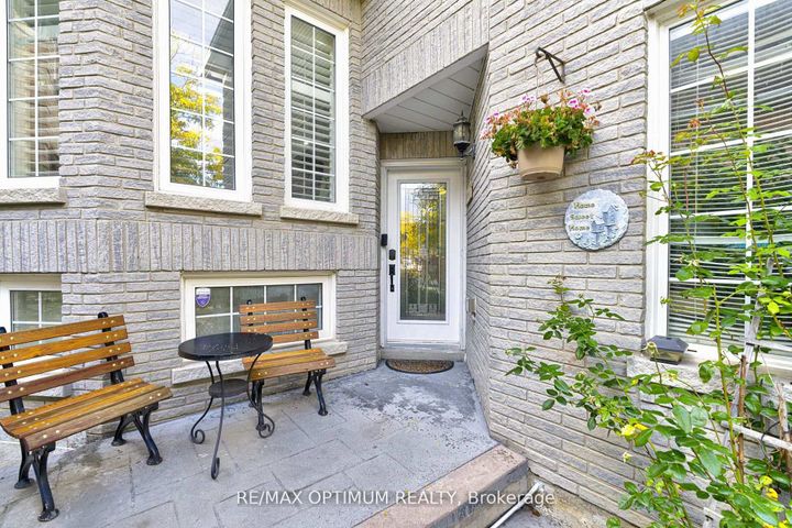 Photo 4 at 3 Sweet Briar Lane, Snelgrove, Brampton