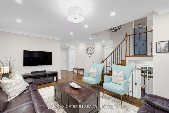 Photo 9 at 3 Sweet Briar Lane, Snelgrove, Brampton