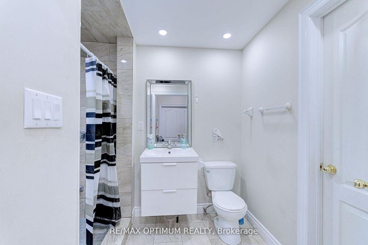 Photo 30 at 3 Sweet Briar Lane, Snelgrove, Brampton