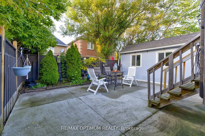 Photo 32 at 3 Sweet Briar Lane, Snelgrove, Brampton