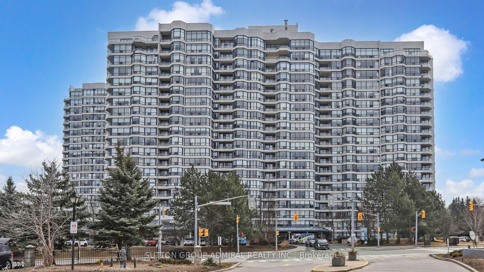 202 - 1 Clark Avenue W, Yorkhill, Vaughan 