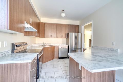 Photo 4 at 17 Mercury Avenue, Keswick South, Georgina