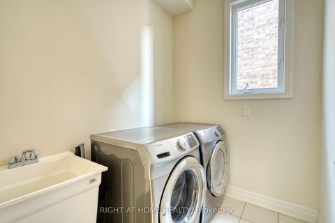 Photo 11 at 17 Mercury Avenue, Keswick South, Georgina