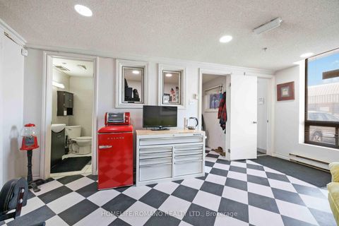 Photo 6 at 35 - 101 Toro Road, York University Heights, Toronto