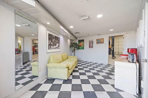 Photo 7 at 35 - 101 Toro Road, York University Heights, Toronto